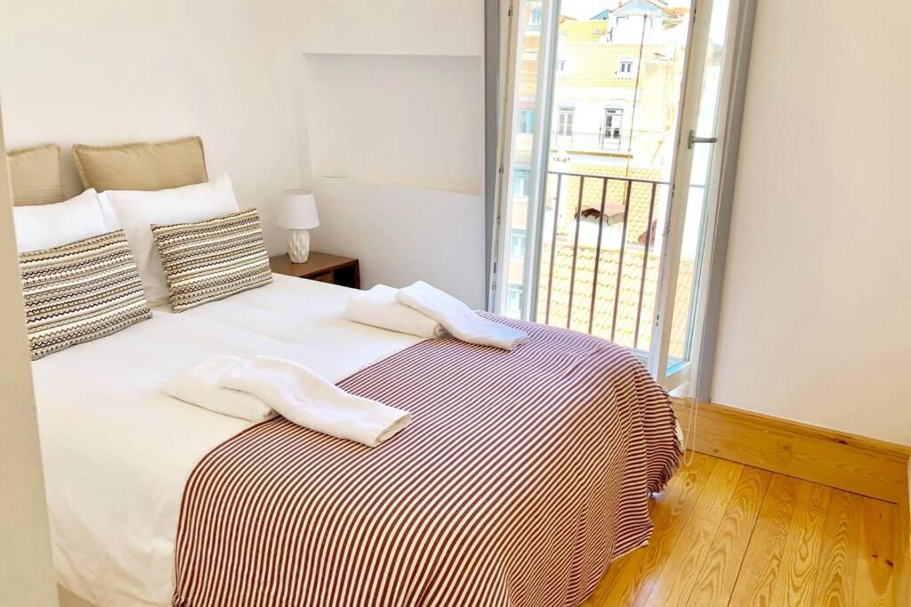 32 Top - Center Of Lisbon Duplex Apartment, Barrio Alto Eksteriør billede