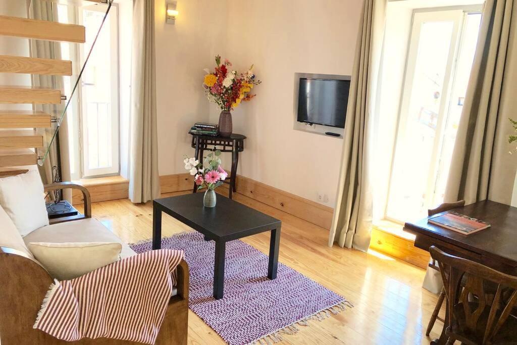 32 Top - Center Of Lisbon Duplex Apartment, Barrio Alto Eksteriør billede