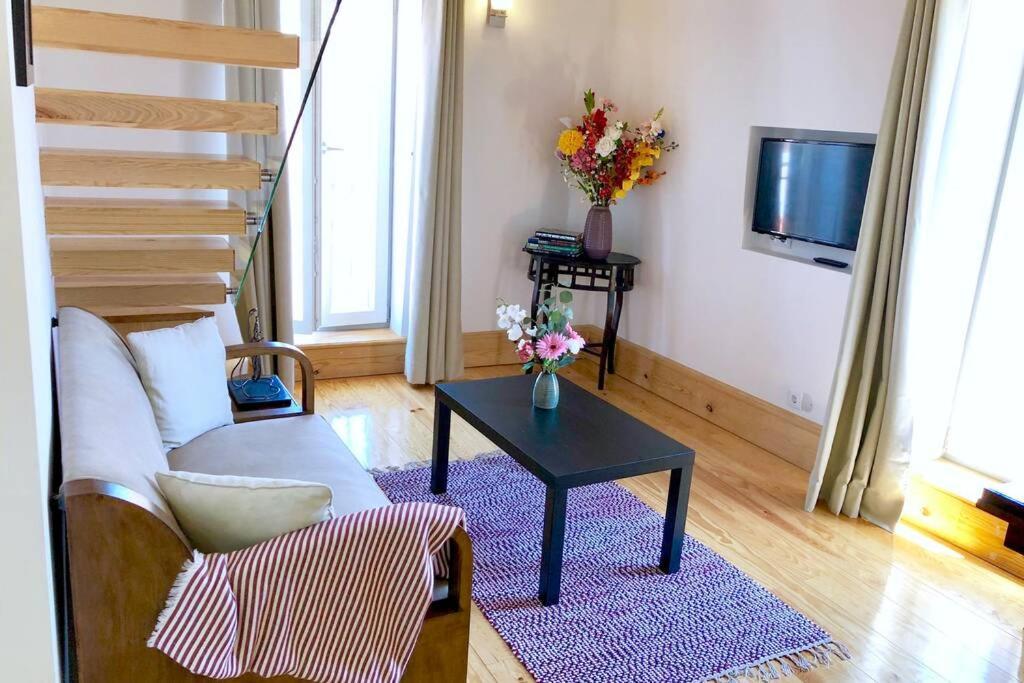 32 Top - Center Of Lisbon Duplex Apartment, Barrio Alto Eksteriør billede