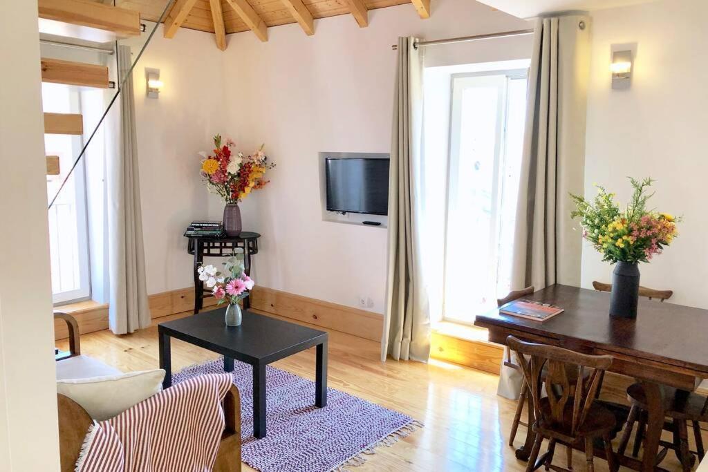 32 Top - Center Of Lisbon Duplex Apartment, Barrio Alto Eksteriør billede