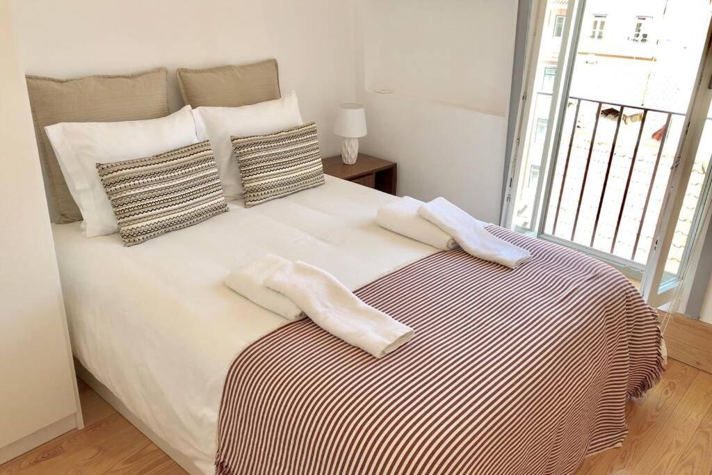 32 Top - Center Of Lisbon Duplex Apartment, Barrio Alto Eksteriør billede