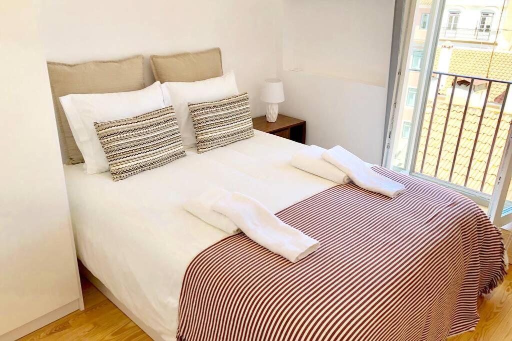 32 Top - Center Of Lisbon Duplex Apartment, Barrio Alto Eksteriør billede